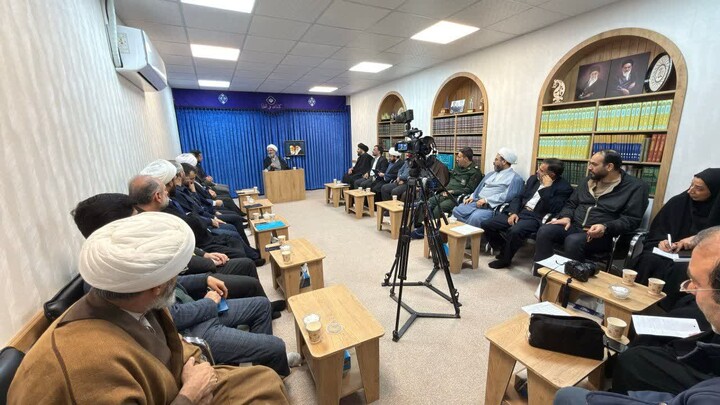 تصاویر/ جلسه ستاد مردمی راهبری اعتکاف استان سمنان با حضور نماینده ولی فقیه در استان