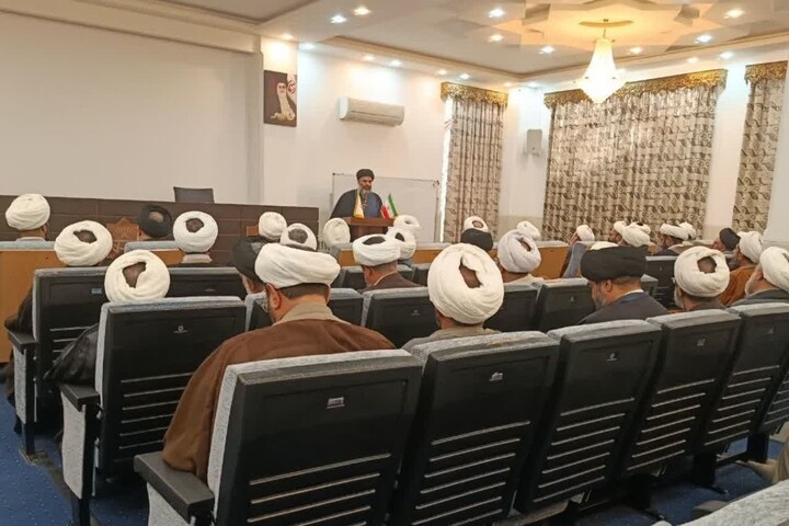 تصاویر/ دوره تکمیلی تعالی مدیران، کادر و اساتید حوزه علمیه استان یزد آغاز شد