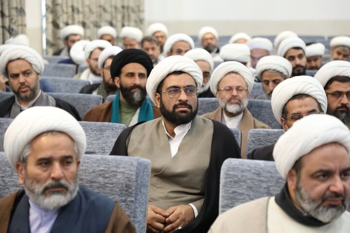 تصاویر/ دوره تکمیلی تعالی مدیران، کادر و اساتید حوزه علمیه استان یزد آغاز شد