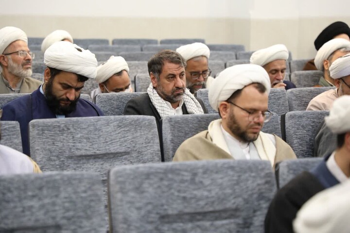 تصاویر/ دوره تکمیلی تعالی مدیران، کادر و اساتید حوزه علمیه استان یزد آغاز شد