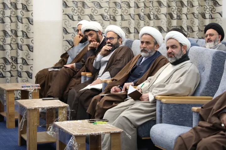 تصاویر/ دوره تکمیلی تعالی مدیران، کادر و اساتید حوزه علمیه استان یزد آغاز شد