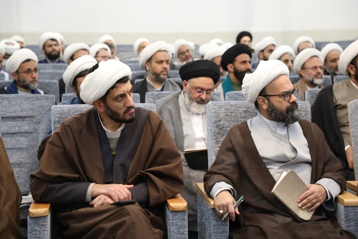 تصاویر/ دوره تکمیلی تعالی مدیران، کادر و اساتید حوزه علمیه استان یزد آغاز شد