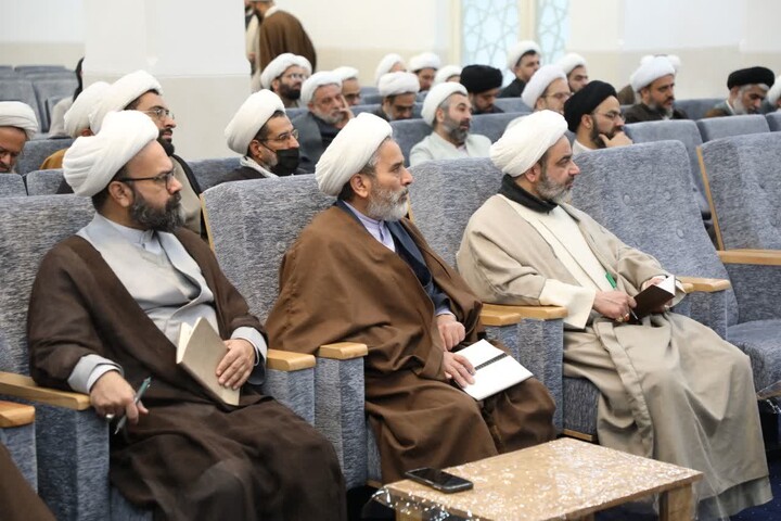 تصاویر/ دوره تکمیلی تعالی مدیران، کادر و اساتید حوزه علمیه استان یزد آغاز شد