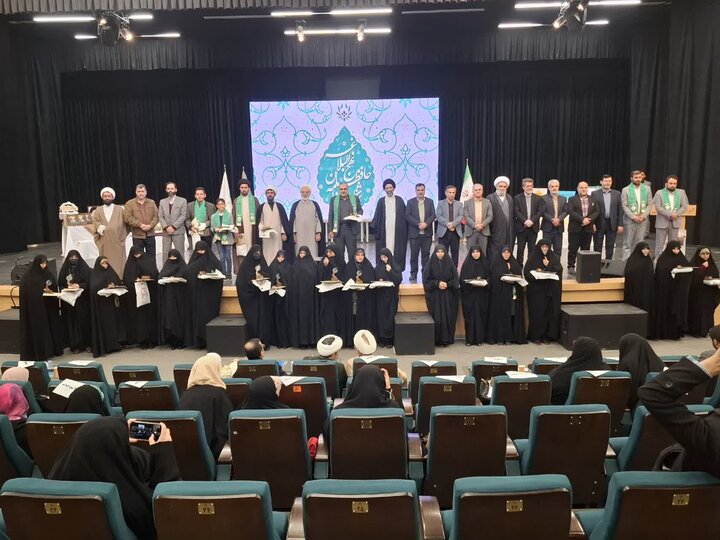 کاشان میں ۵۸ حافظینِ نہج البلاغہ کے اعزاز میں شاندار تقریب کا انعقاد