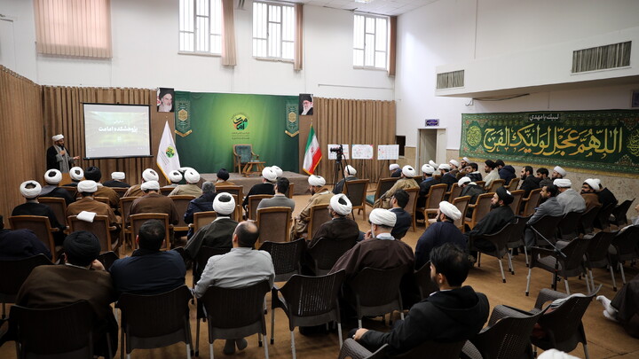 تصاویر/نشست سالانه پژوهشکده امامت همراه با گزارش و برسی ویژه فعالیت ها و دستاوردهای هسته های پژوهشی