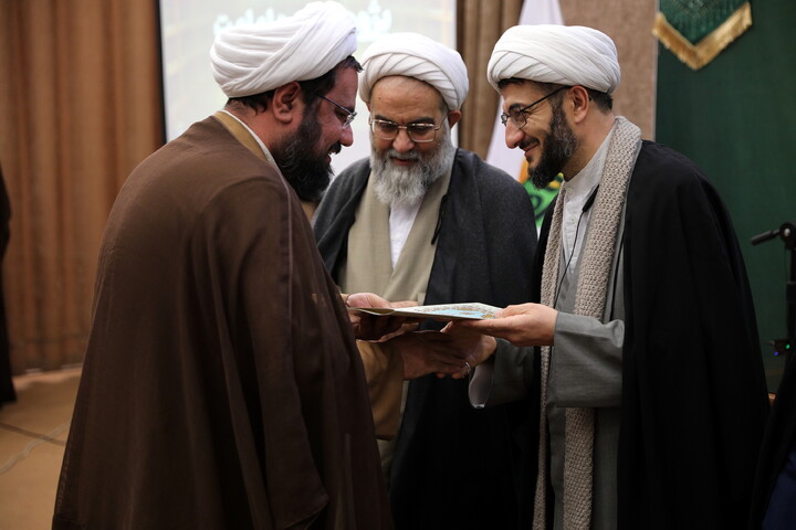 تصاویر/نشست سالانه پژوهشکده امامت همراه با گزارش و برسی ویژه فعالیت ها و دستاوردهای هسته های پژوهشی