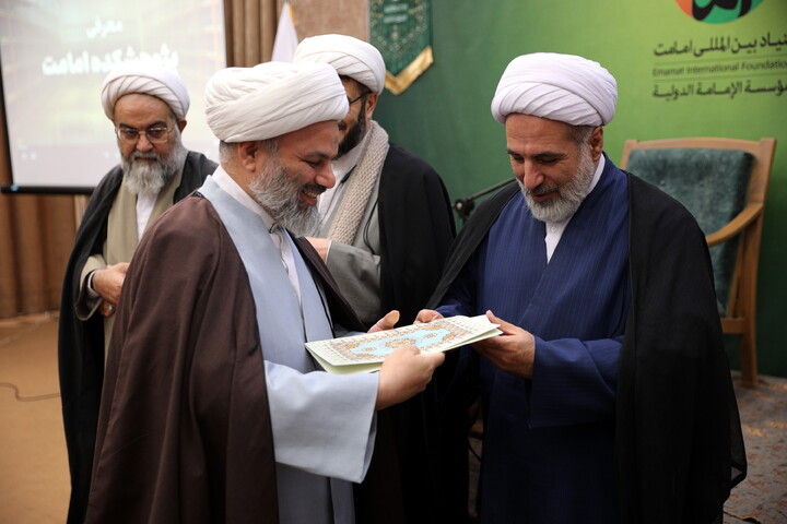 تصاویر/نشست سالانه پژوهشکده امامت همراه با گزارش و برسی ویژه فعالیت ها و دستاوردهای هسته های پژوهشی