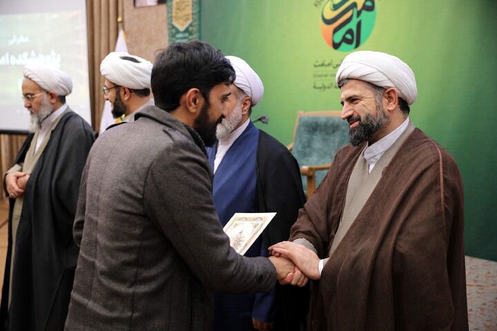 تصاویر/نشست سالانه پژوهشکده امامت همراه با گزارش و برسی ویژه فعالیت ها و دستاوردهای هسته های پژوهشی