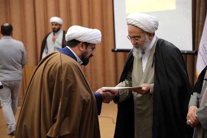 تصاویر/نشست سالانه پژوهشکده امامت همراه با گزارش و برسی ویژه فعالیت ها و دستاوردهای هسته های پژوهشی