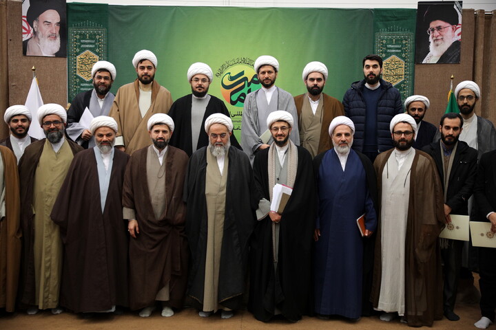 تصاویر/نشست سالانه پژوهشکده امامت همراه با گزارش و برسی ویژه فعالیت ها و دستاوردهای هسته های پژوهشی