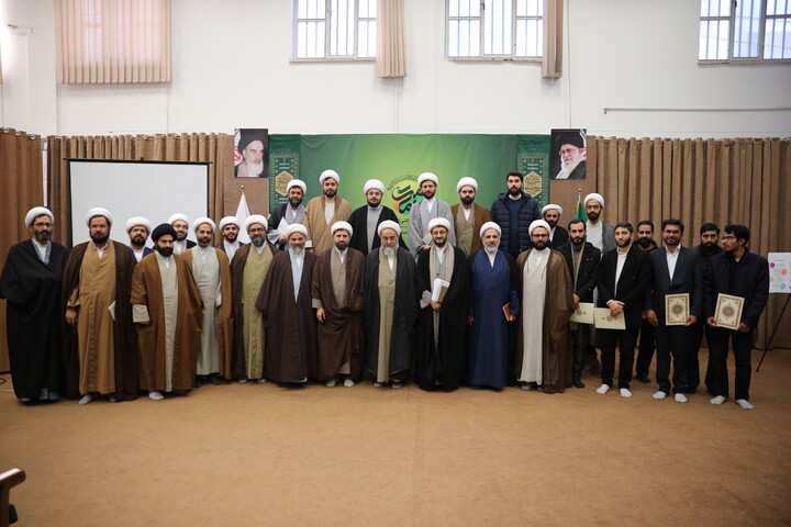 تصاویر/نشست سالانه پژوهشکده امامت همراه با گزارش و برسی ویژه فعالیت ها و دستاوردهای هسته های پژوهشی