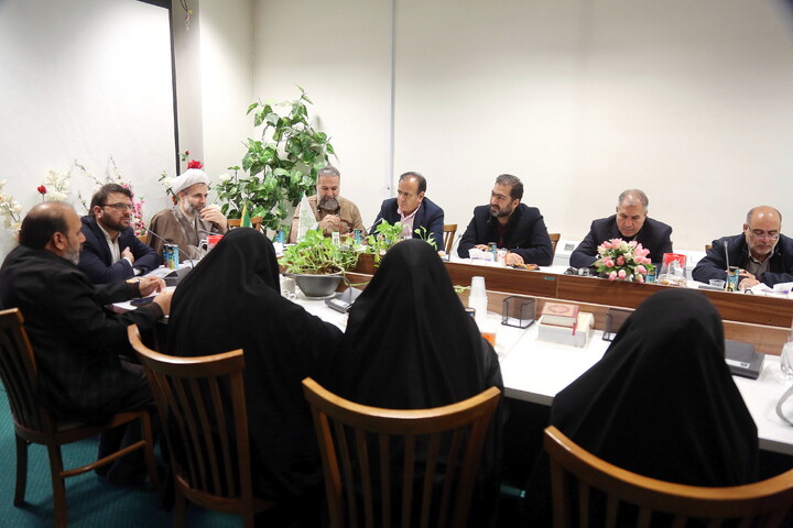 تصاویر/ بازدید ویژه خبرنگاران از آستان مقدس حضرت فاطمه معصومه (سلام‌الله‌علیها)