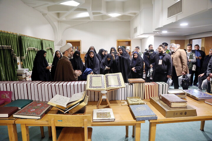 تصاویر/ بازدید ویژه خبرنگاران از آستان مقدس حضرت فاطمه معصومه (سلام‌الله‌علیها)