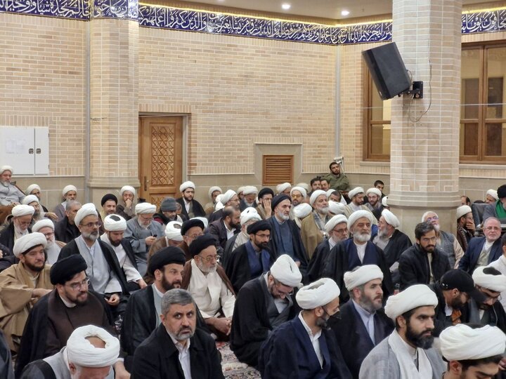 تصاویر/ دیدار طلاب و فضلای اصفهانی ساکن قم با نماینده ولی فقیه در استان اصفهان