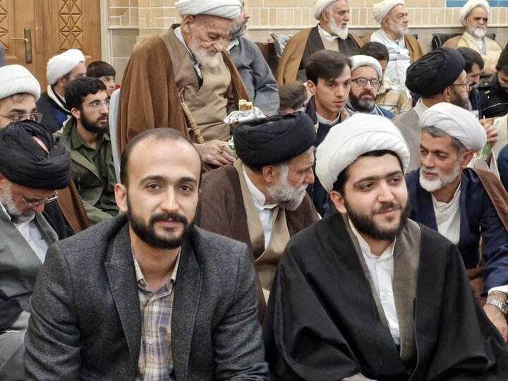 تصاویر/ دیدار طلاب و فضلای اصفهانی ساکن قم با نماینده ولی فقیه در استان اصفهان