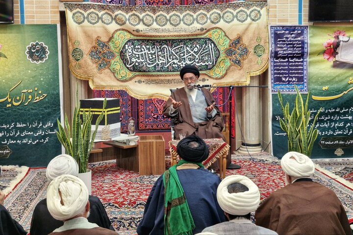 تصاویر/ دیدار طلاب و فضلای اصفهانی ساکن قم با نماینده ولی فقیه در استان اصفهان