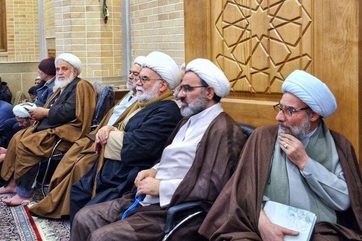 تصاویر/ دیدار طلاب و فضلای اصفهانی ساکن قم با نماینده ولی فقیه در استان اصفهان