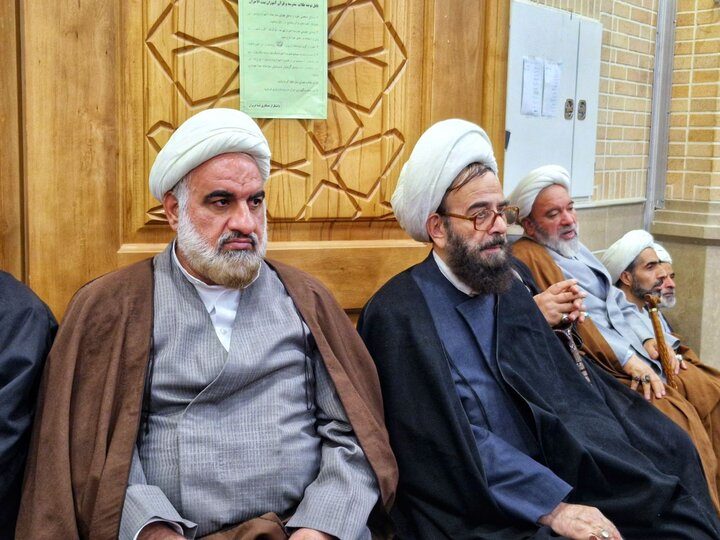 تصاویر/ دیدار طلاب و فضلای اصفهانی ساکن قم با نماینده ولی فقیه در استان اصفهان