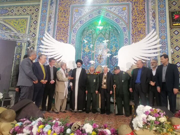 تصاویر/یادواره شهدای حسن آبادکاشان همراه باگرامیداشت شهدای جنگ 12روزه