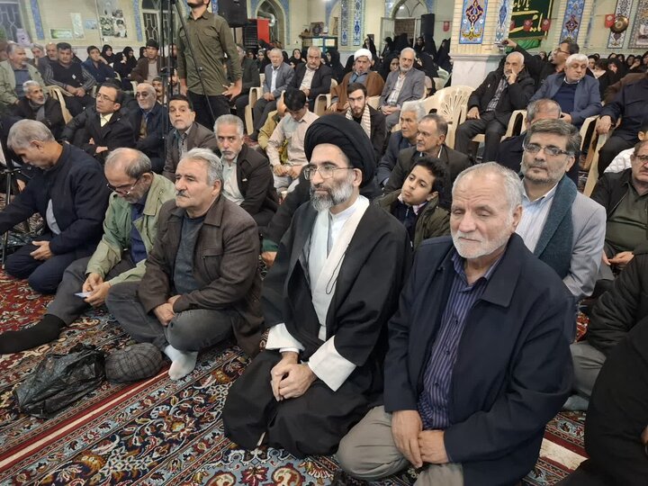 تصاویر/یادواره شهدای حسن آبادکاشان همراه باگرامیداشت شهدای جنگ 12روزه