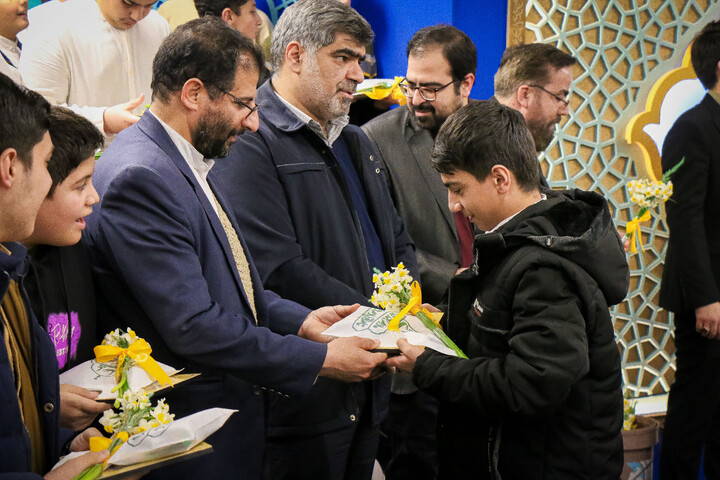 تصاویر/ جشن خانوادگی ولادت باسعادت امام جواد ع و حضرت امیرالمومنین ع و گرامیداشت روز پدر دبیرستان متوسطه اول توحید