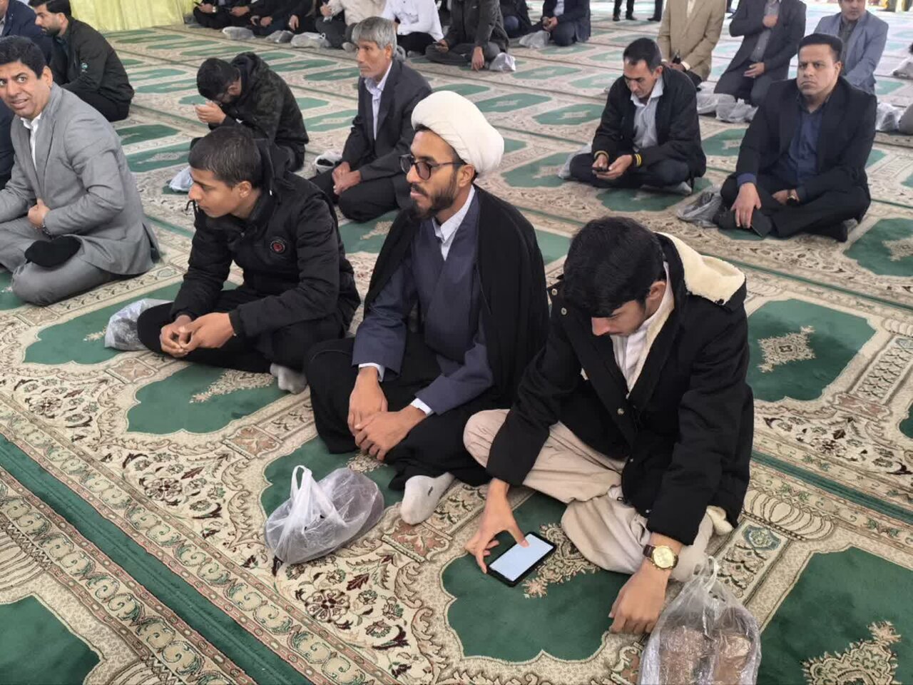 حضور اساتید و طلاب مدرسه علمیه امام صادق(ع) جیرفت در راهپیمایی یوم‌الله ۹ دی