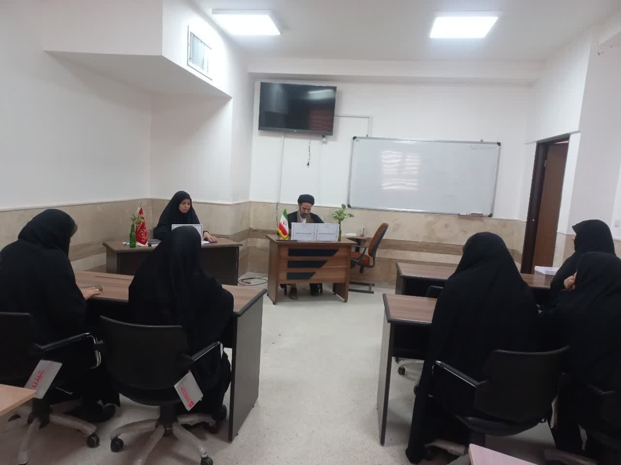 دفاعیه پایان‌نامه‌ بررسی تطبیقی آیات ولایت از منظر علامه طباطبایی و رشیدرضا در اراک