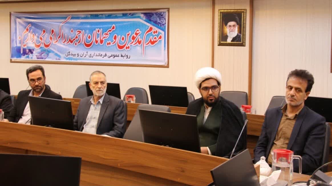 مراسم تکریم و معارفه دبیر ستاد اقامه نماز آران و بیدگل برگزارشد+ تصاویر