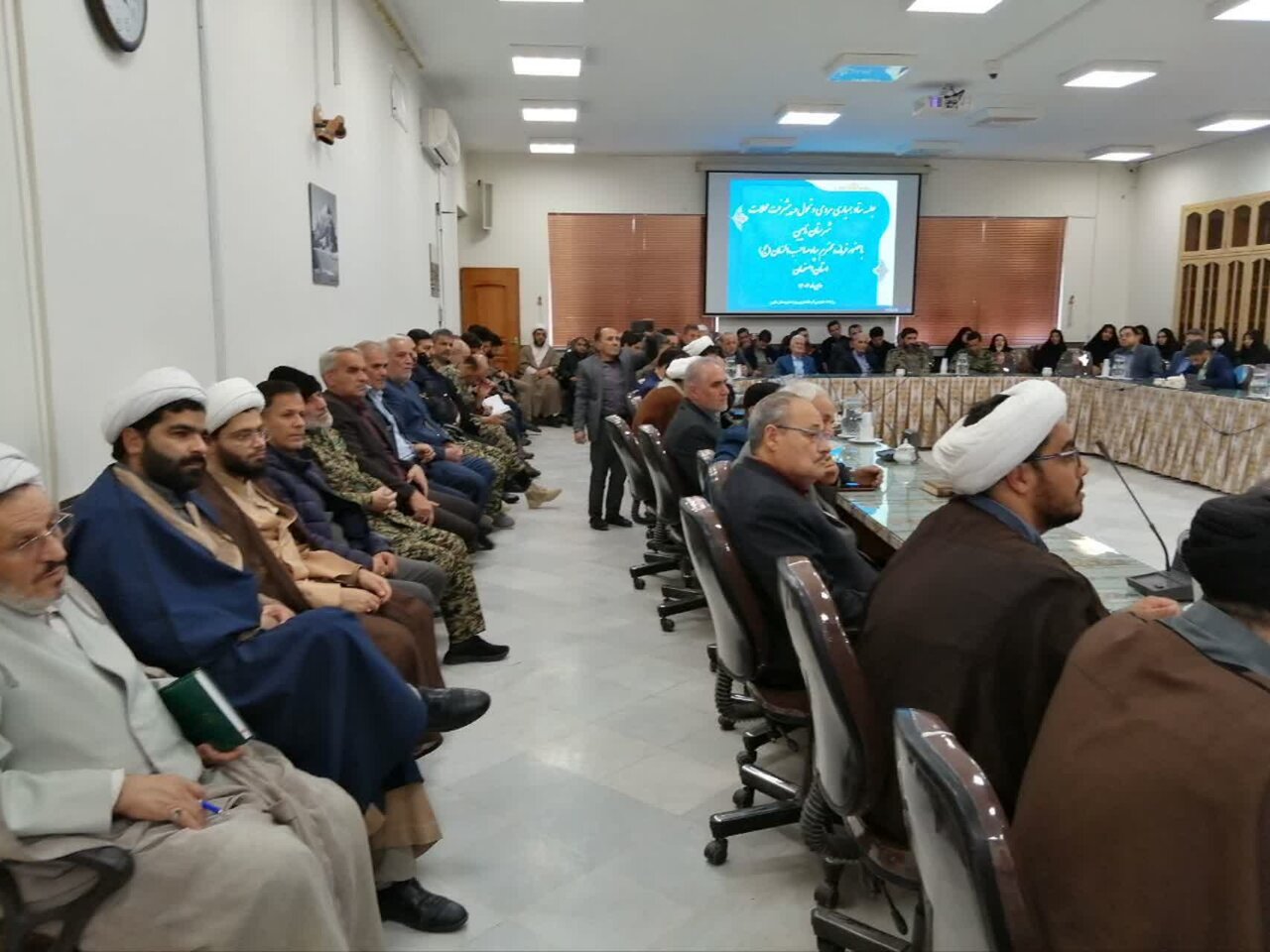 بسیج حلقه وصل مردم و مسئولان در مدیریت محلات است+عکس