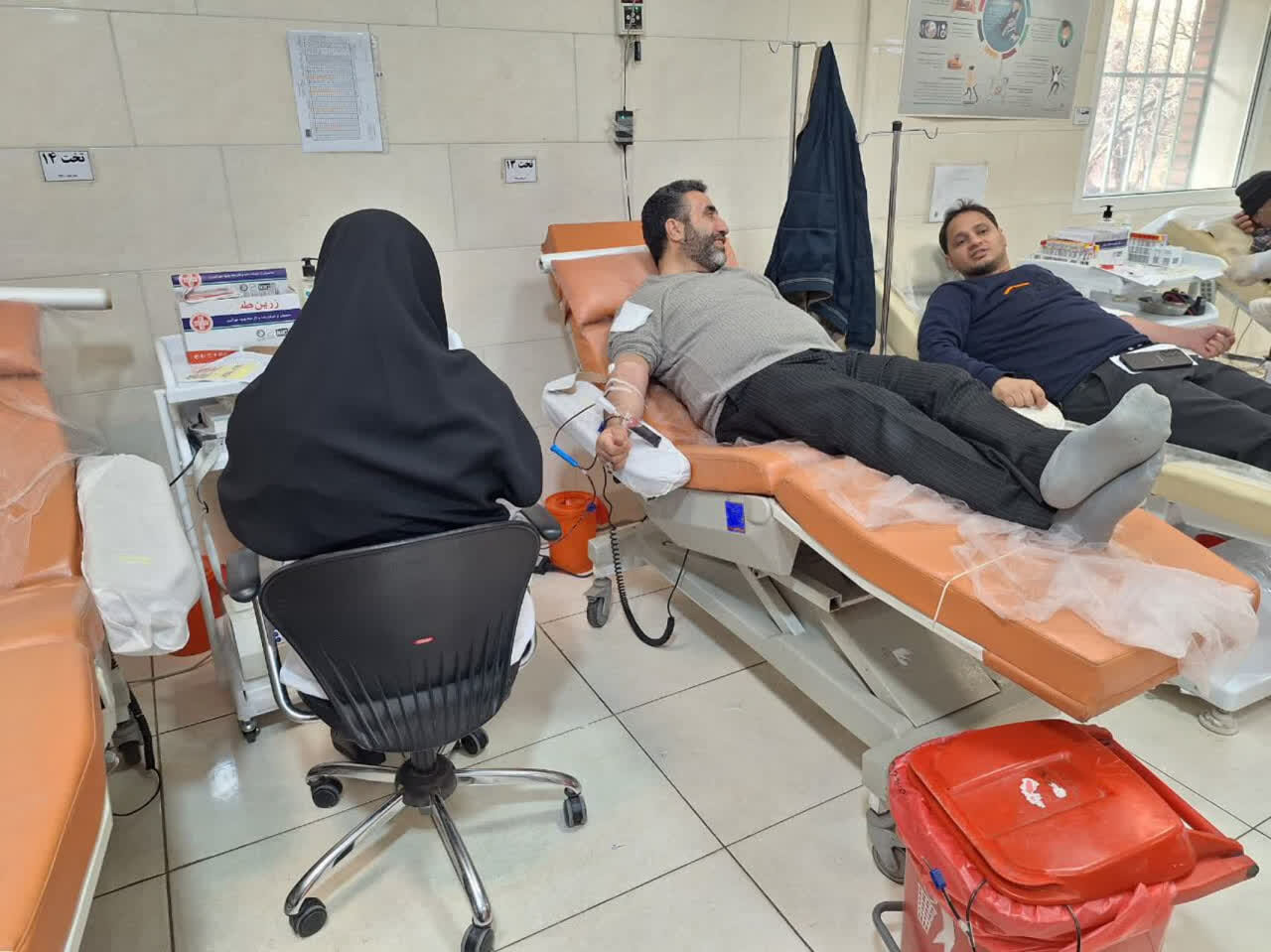 اهدای خون اصحاب رسانه قم در آستانه هفته مقاومت