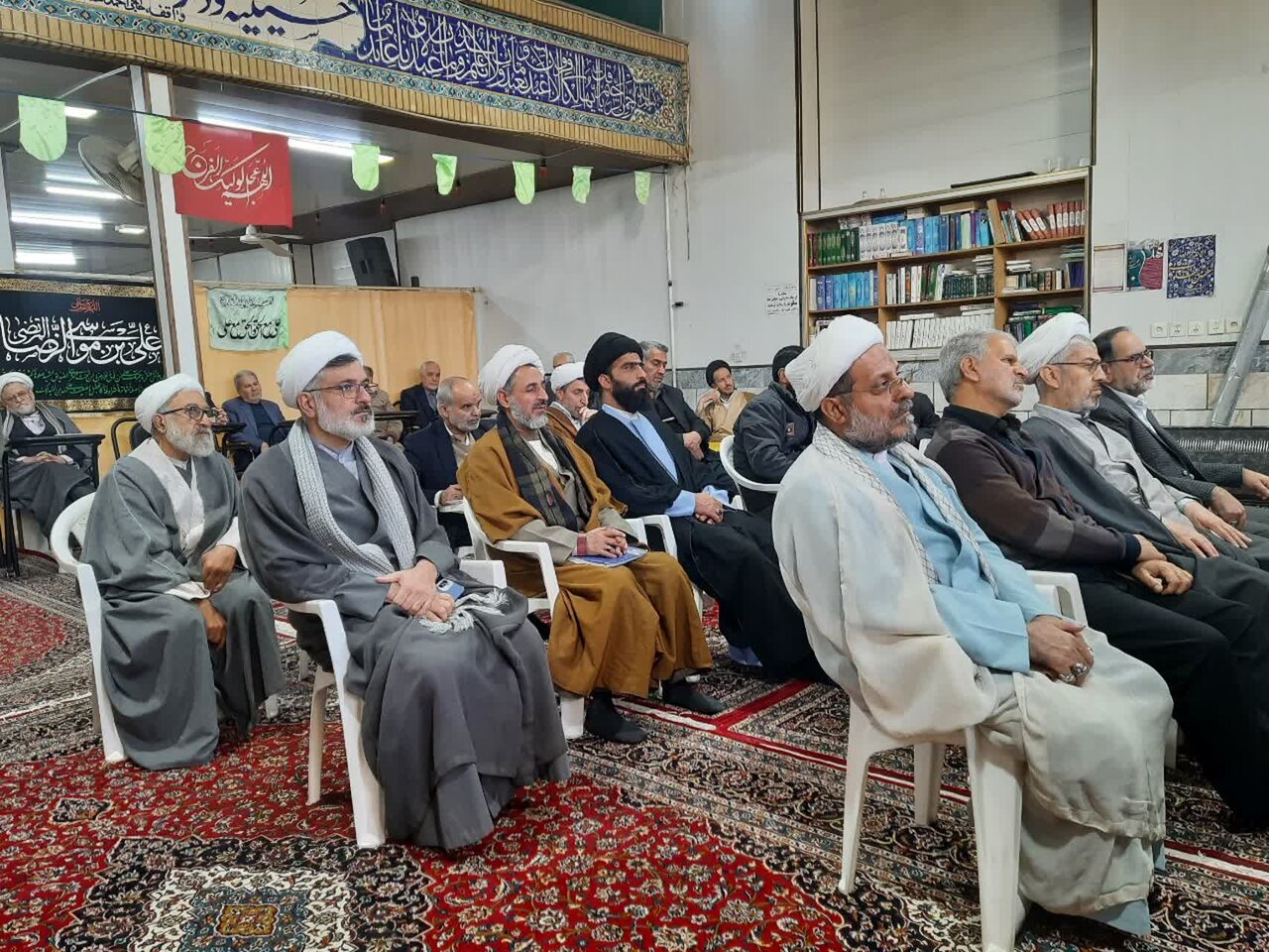 ملت ایران زیر چتر ولایت با بصیرت در برابر دشمن ایستاده است