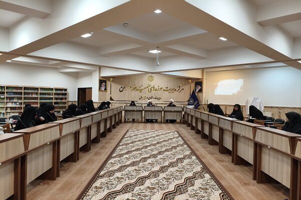 ظرفیت بالقوه خواهران طلبه در مسیر پژوهش تقویت می‌شود+عکس