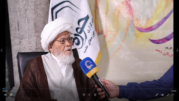 میرزای نائینی حق بزرگی بر حوزه‌های علمیه دارد