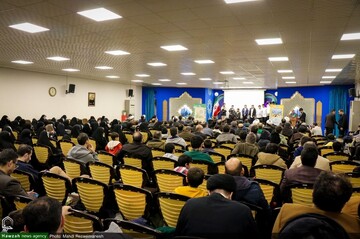 برگزاری جشن خانوادگی ولادت امام جواد(ع) و امیرالمؤمنین(ع) در دبیرستان توحید