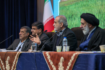 وقتی مردم در فشارند، توجیه‌تراشی‌ پذیرفتنی نیست