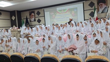 تصاویر/ جشن تکلیف ۲۶۲ نفر از دختران ماه در یاسوج