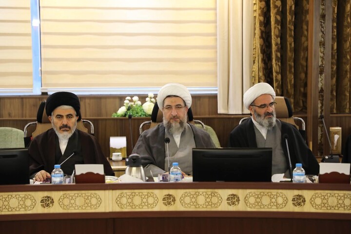 تصاویر/ اولین اجلاسیه رؤسای شوراهای استانی حوزه‌های علمیه با حضور اعضای شورای عالی در مشهد مقدس