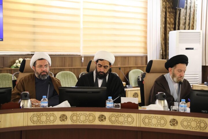 تصاویر/ اولین اجلاسیه رؤسای شوراهای استانی حوزه‌های علمیه با حضور اعضای شورای عالی در مشهد مقدس