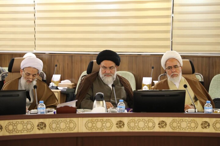 تصاویر/ اولین اجلاسیه رؤسای شوراهای استانی حوزه‌های علمیه با حضور اعضای شورای عالی در مشهد مقدس