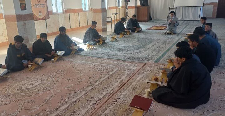 تصاویر/ قرائت سوره فتح طلاب مدرسه علمیه الغدیر نراق