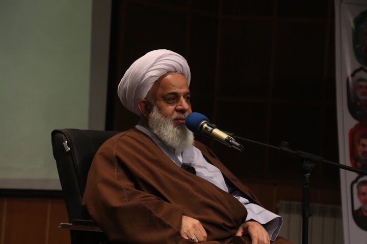 تصاویر / مراسم گرامیداشت نهم دی وسردار سلیمانی در شهرستان آبیک