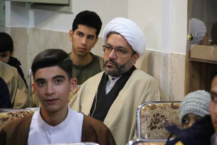 تصاویر|آیین تجلیل از حافظان قرآن مدرسه علمیه شهید طباطبایی نژاد