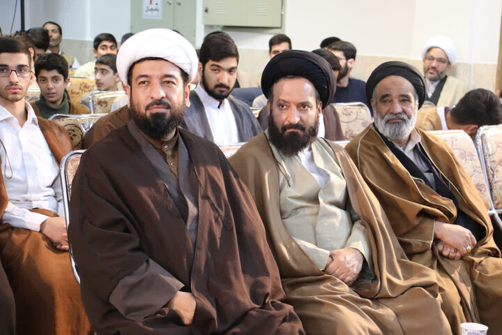 تصاویر|آیین تجلیل از حافظان قرآن مدرسه علمیه شهید طباطبایی نژاد