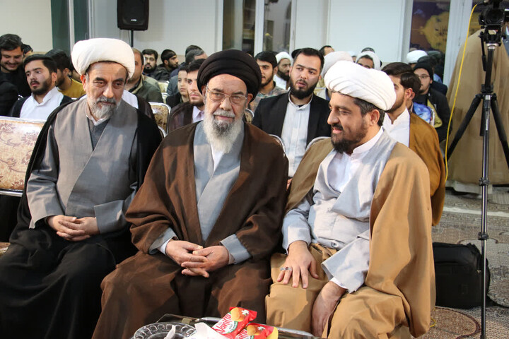 تصاویر|آیین تجلیل از حافظان قرآن مدرسه علمیه شهید طباطبایی نژاد