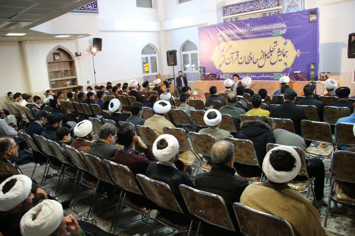 تصاویر|آیین تجلیل از حافظان قرآن مدرسه علمیه شهید طباطبایی نژاد