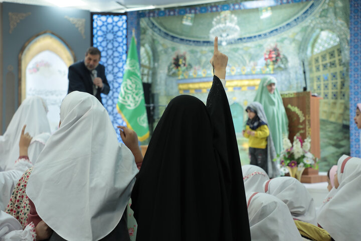 تصاویر/ مراسم  جشن تکلیف دخترانه در امامزاده موسی مبرقع(ع)