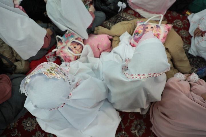 تصاویر/ مراسم  جشن تکلیف دخترانه در امامزاده موسی مبرقع(ع)