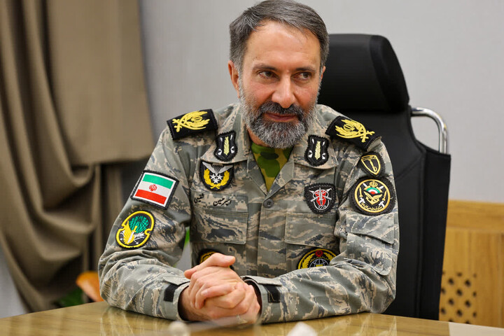 تصاویر | دیدار نماینده ولی فقیه در استان آذربایجان شرقی با فرماندهان فرماندهی قرارگاه منطقه‌ای شمال‌غرب نیروی زمینی ارتش جمهوری اسلامی ایران