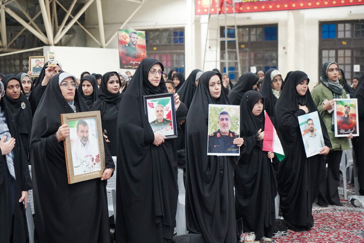 تصاویر / ویژه برنامه پدر قهرمان(تکریم پدران و فرزندان شهدا ) در اصفهان