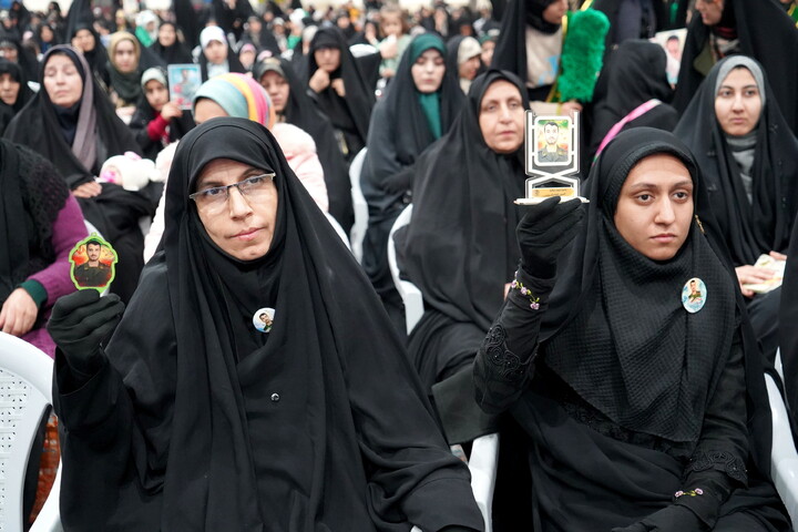 تصاویر / ویژه برنامه پدر قهرمان(تکریم پدران و فرزندان شهدا ) در اصفهان